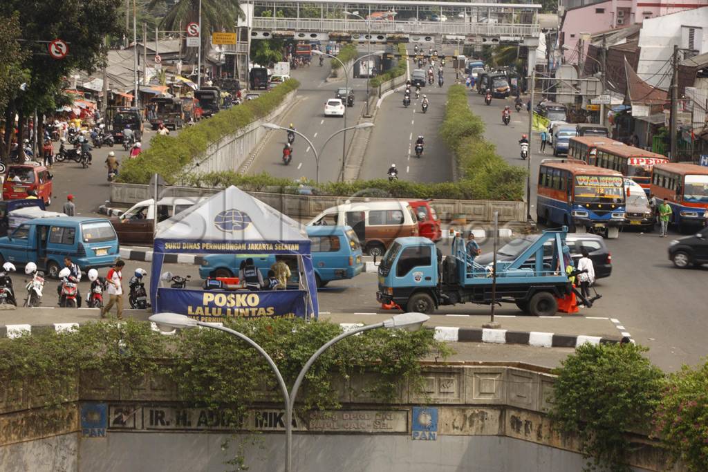 Pasar Minggu lancar...