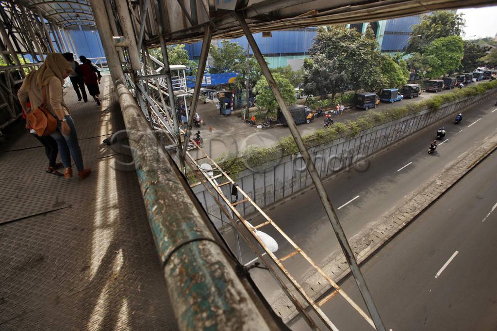 Pasar Minggu lancar...