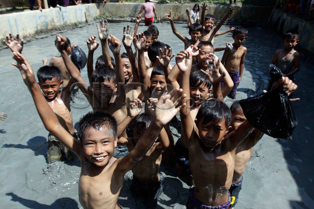 Lomba tangkap ikan