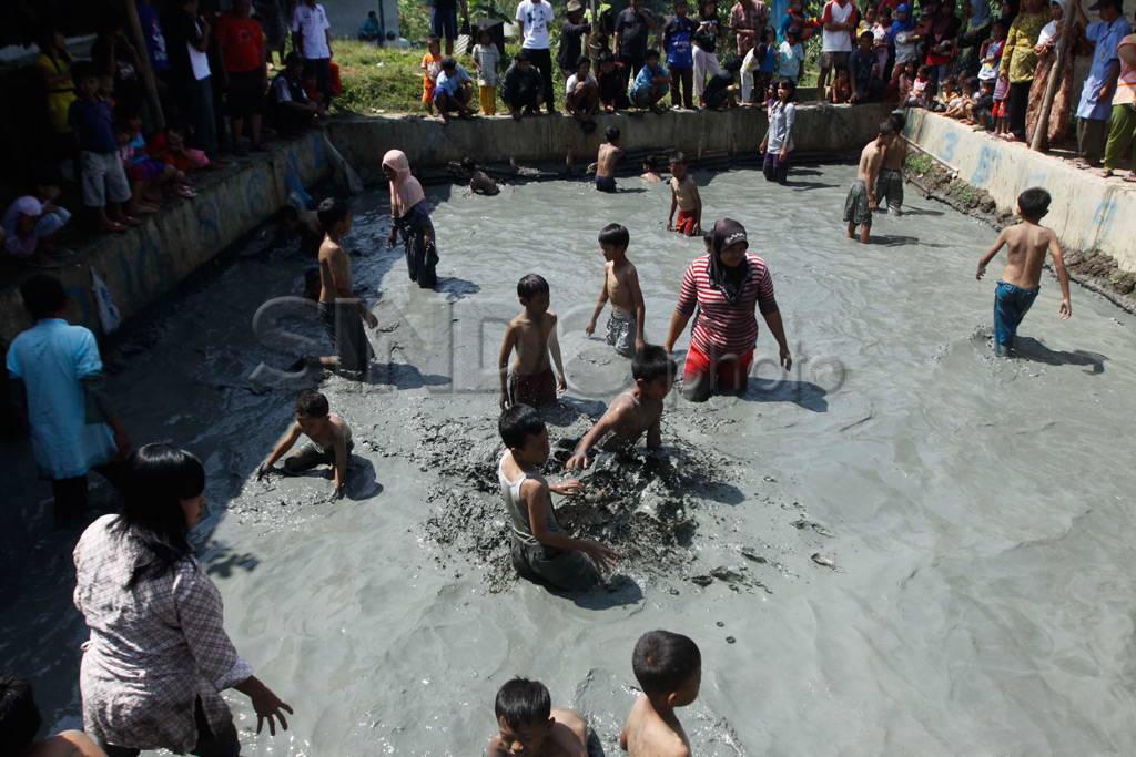 Lomba tangkap ikan