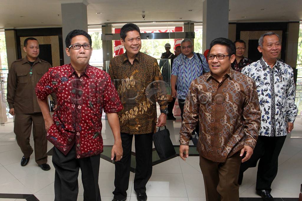 Menakertrans berikan...