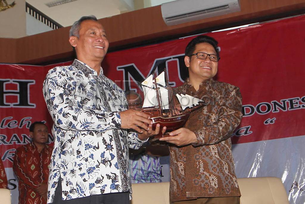 Menakertrans berikan...
