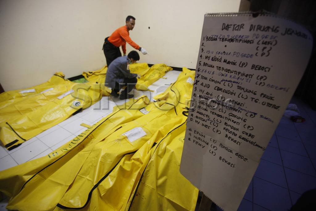 Keluarga jemput jenazah...