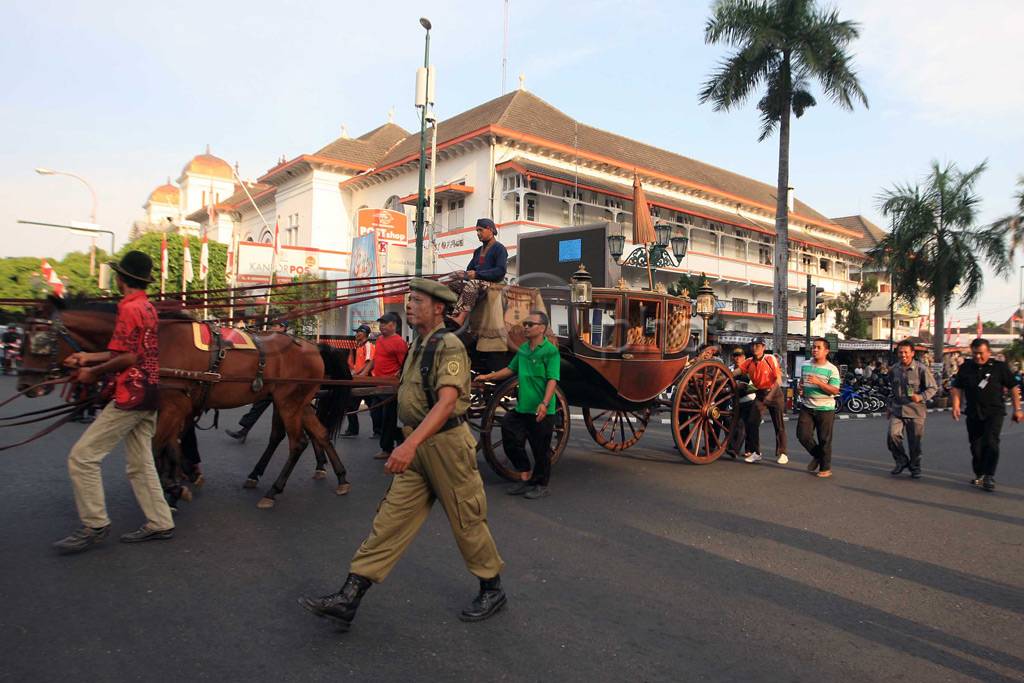 Geladi konvoi kereta...