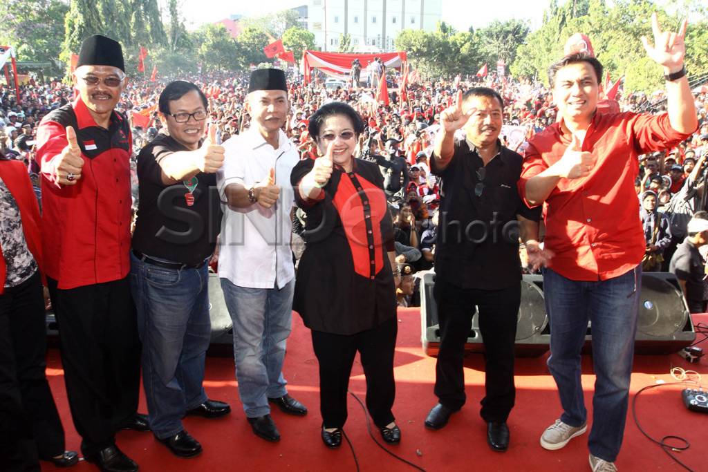 Pilkada Jatim, Mega...