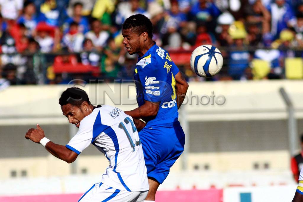 Main di kandang, Persib...
