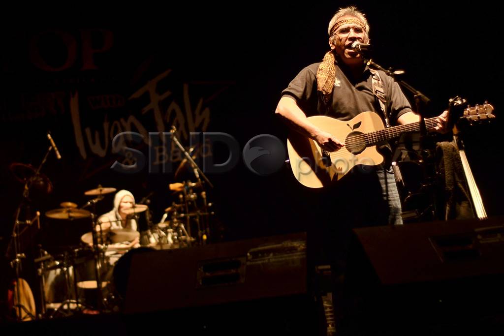 Iwan Fals tampil di...