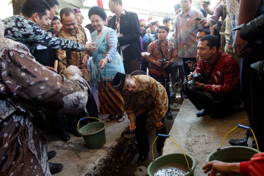 Habibie hadiri peringatan...
