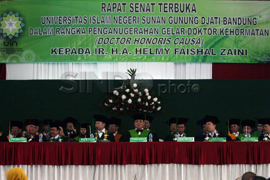 Menteri PDT terima gelar...