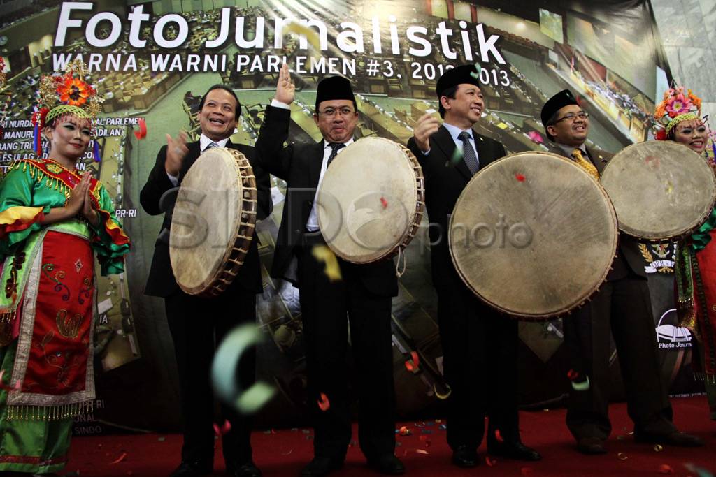 Pameran Foto, Warna...