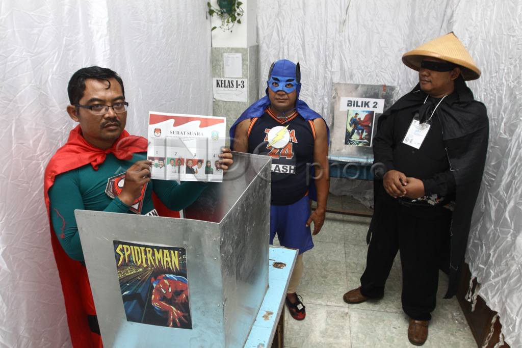 Super Hero gunakan hak...