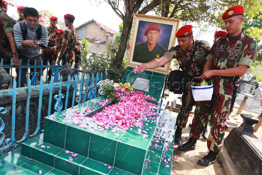 Ziarah makam sebelum...