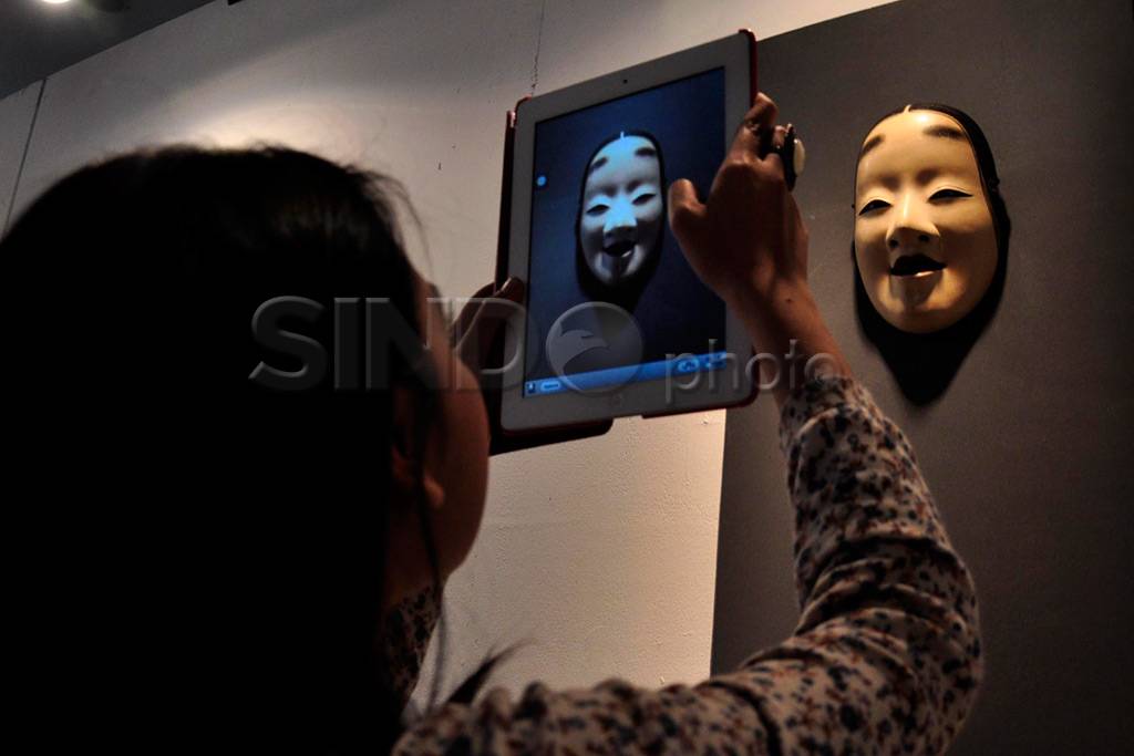 Topeng Noh karya Yasushi...