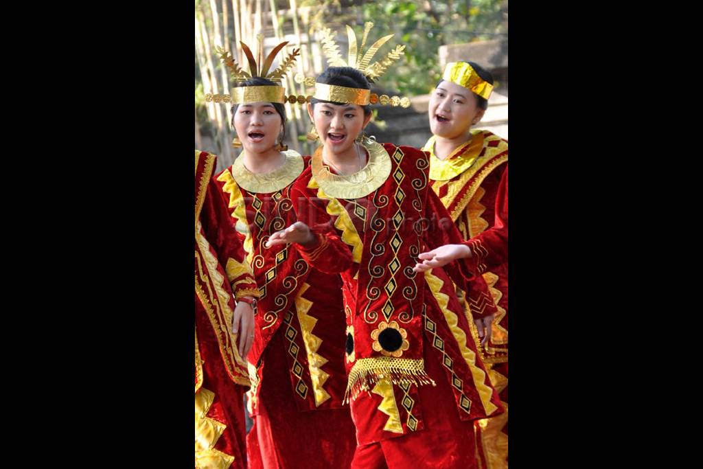 Lompat batu Nias hibur...