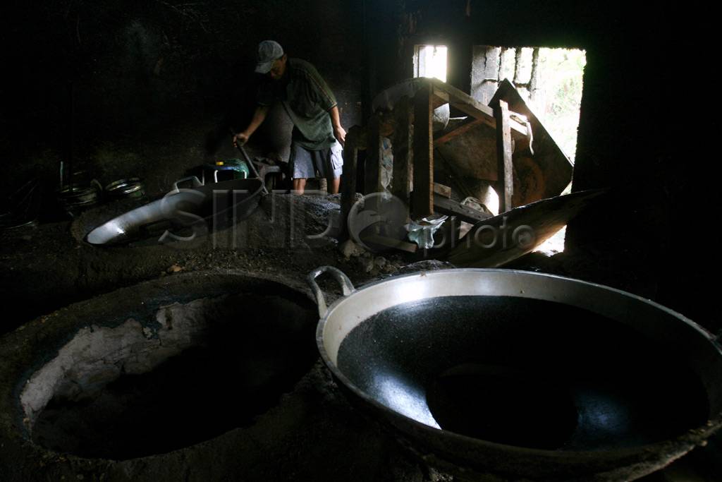 Harga kedelai selangit,...