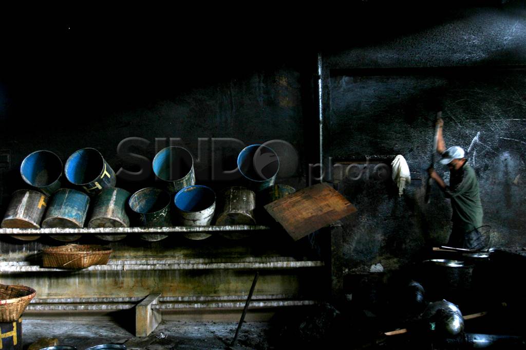 Harga kedelai selangit,...