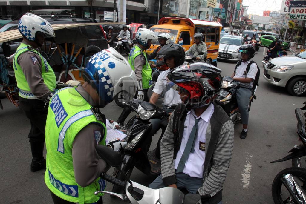 Kepolisian Medan razia...