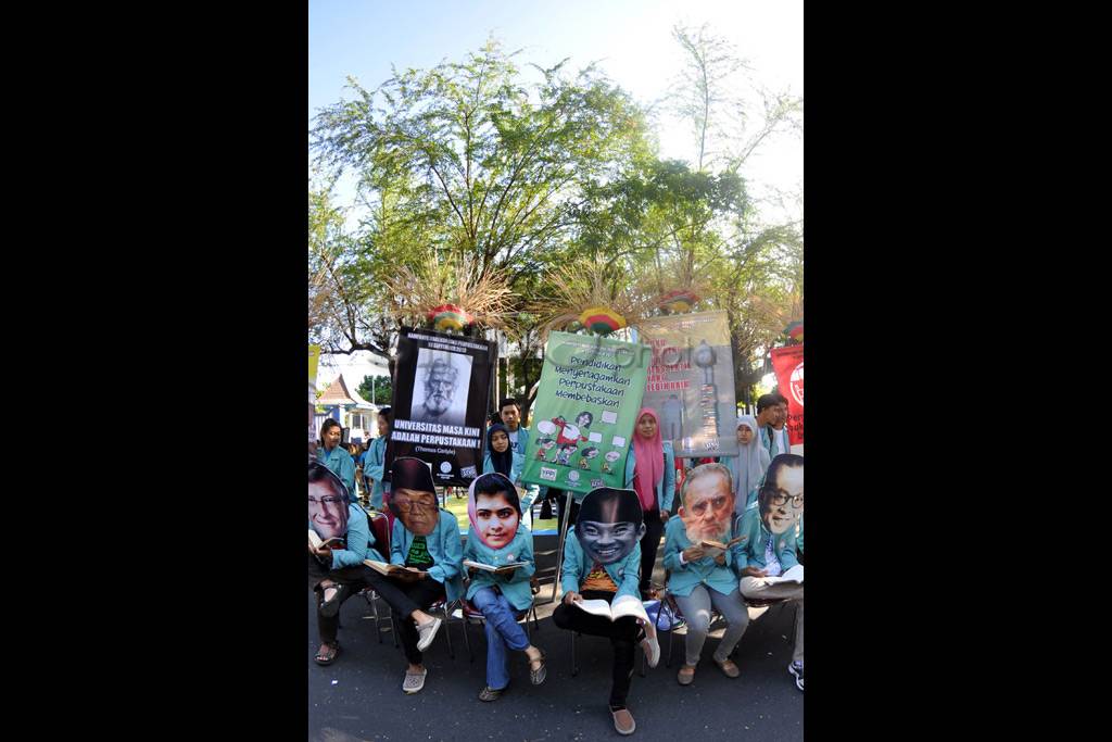 Perankan tokoh dunia,...