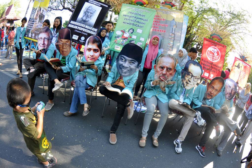 Perankan tokoh dunia,...