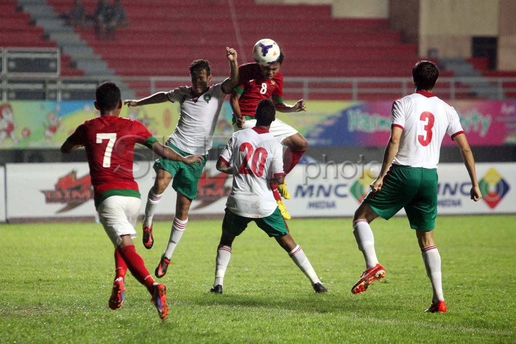 Sundulan terbang Fandi...