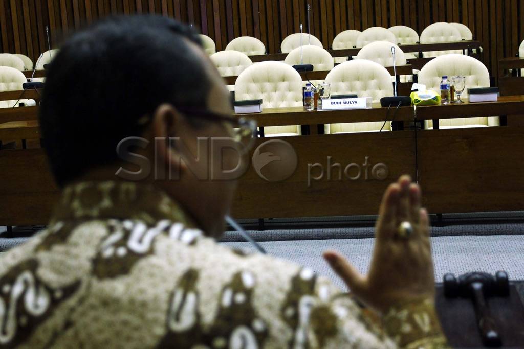 Budi Mulya tidak hadiri...