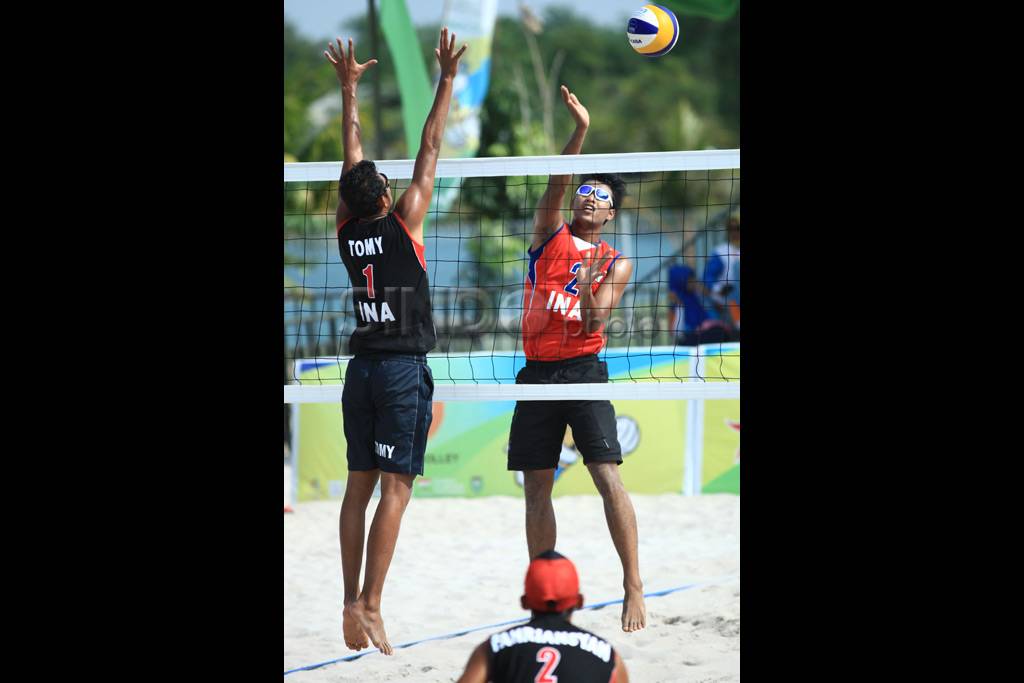 Tim Bola Voli Pantai...