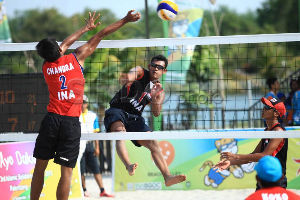 Tim Bola Voli Pantai...