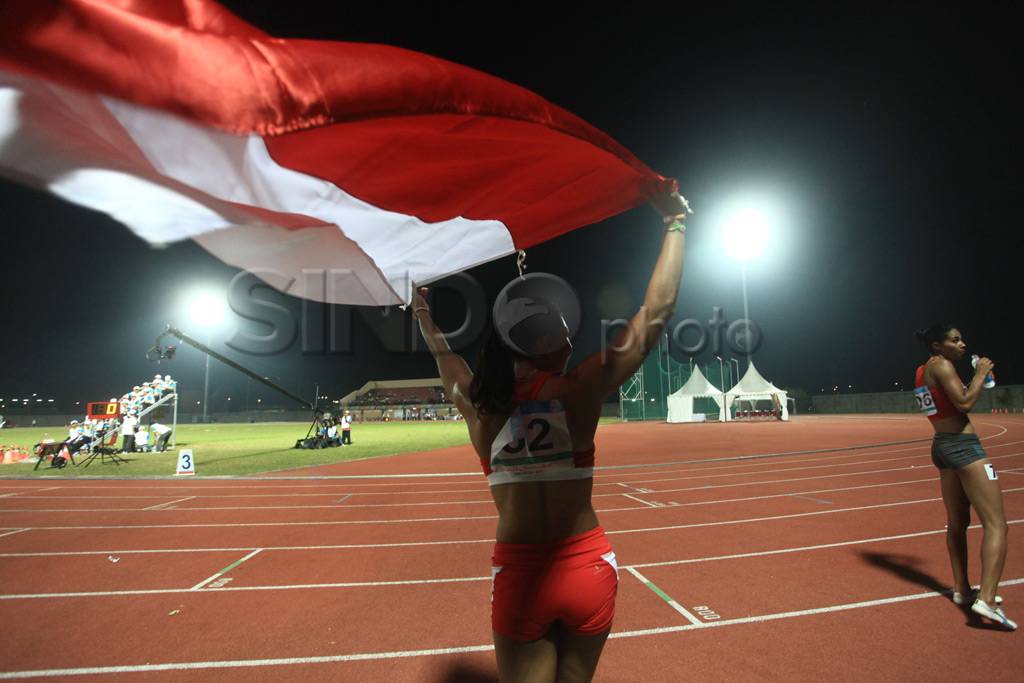 Dedeh sumbangkan emas...