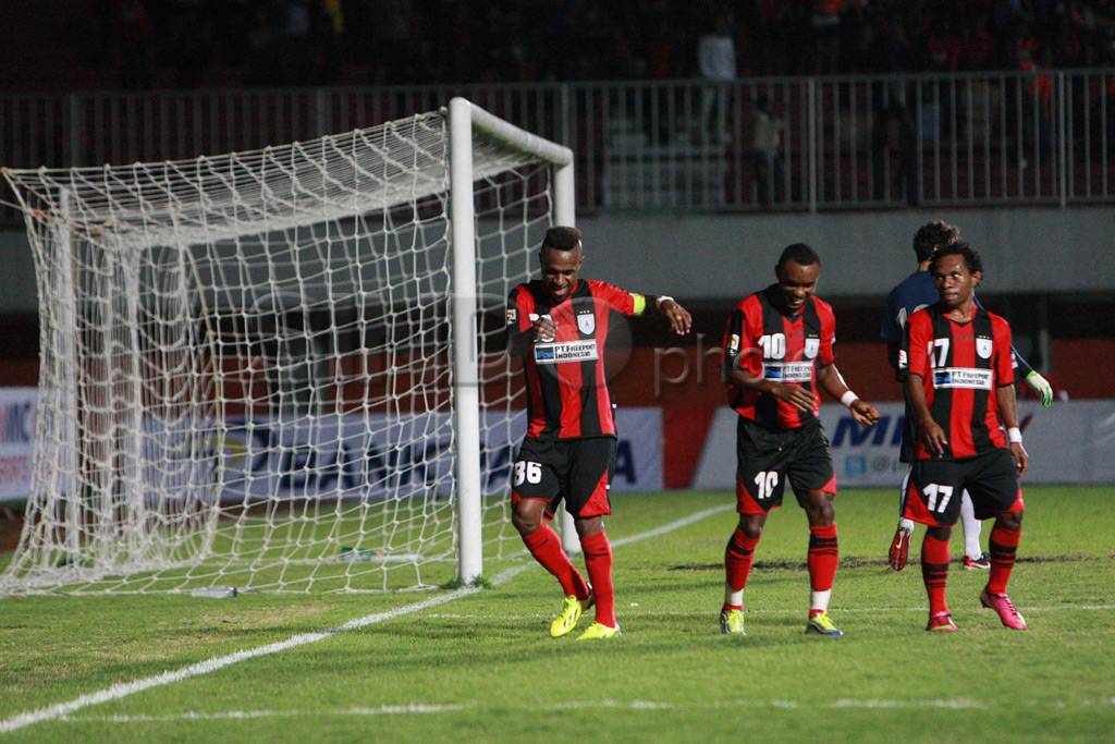 Persipura jinakkan Santos...