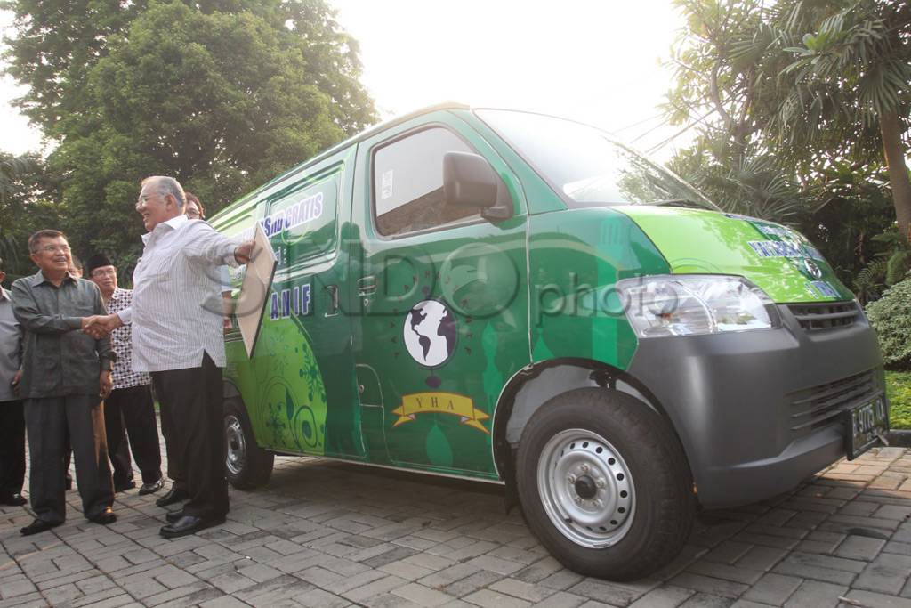 Mobil pembersih masjid...