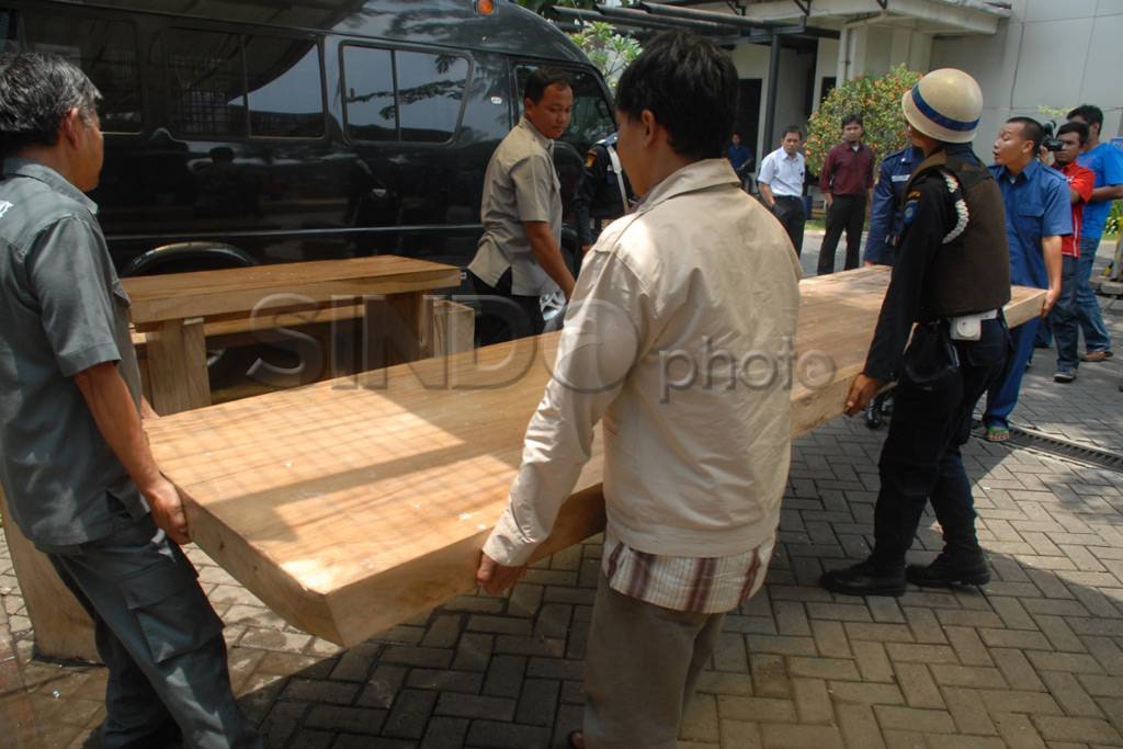 KPK sita meja kayu jati...