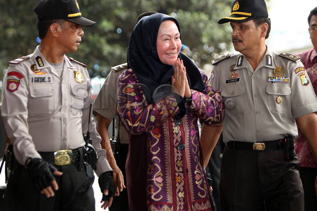 Ratu Atut penuhi panggilan...
