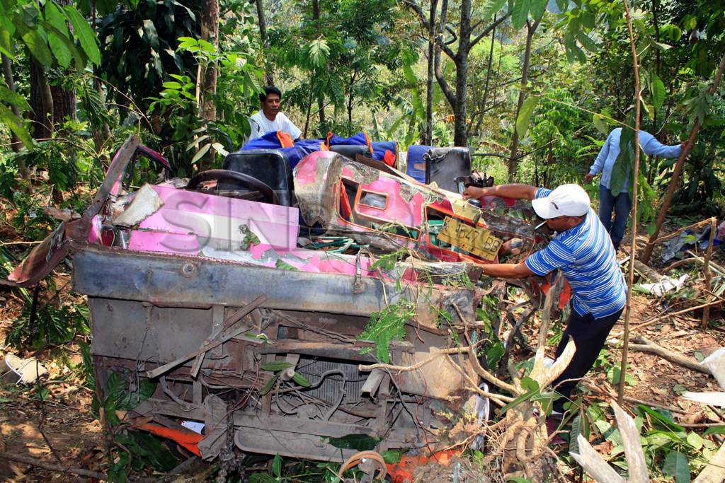 Tidak mengenal medan,...