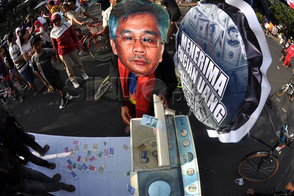 Pencucian uang Akil...