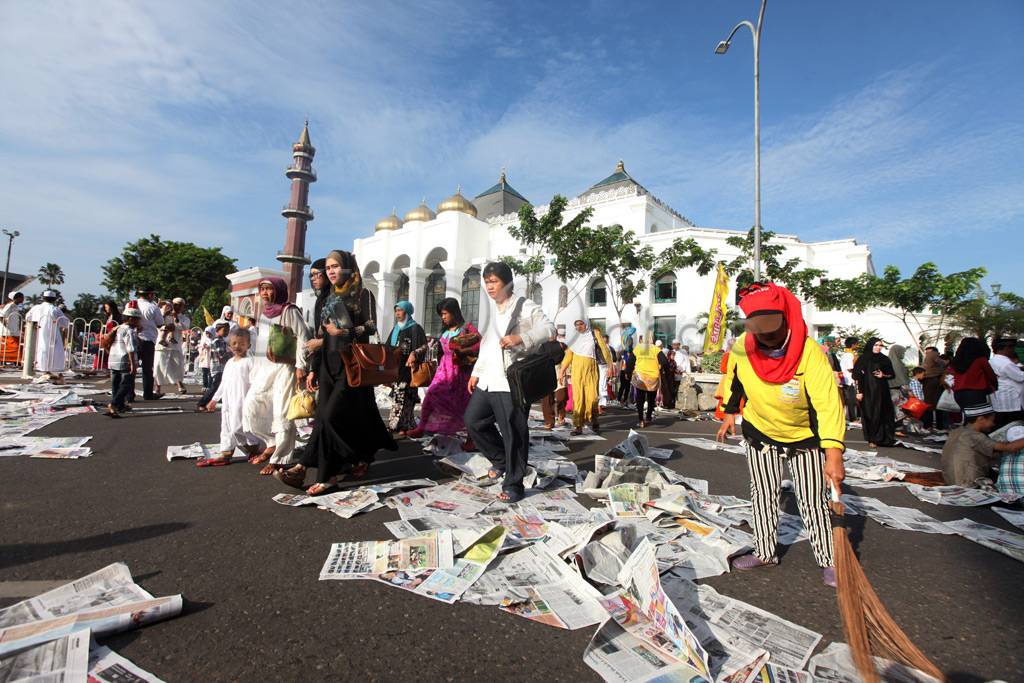 Usai Sholat Ied, sampah...