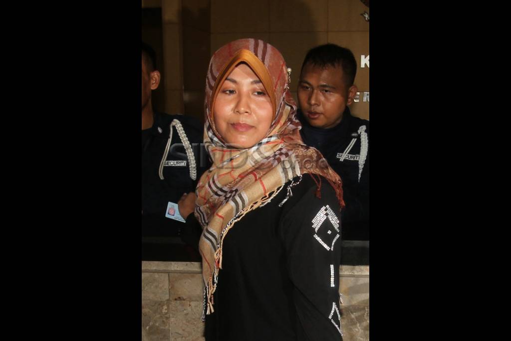 Istri kedua LHI kunjungi...