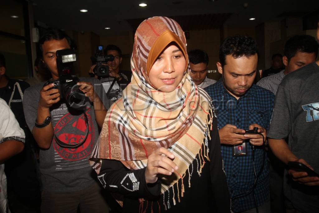 Istri kedua LHI kunjungi...