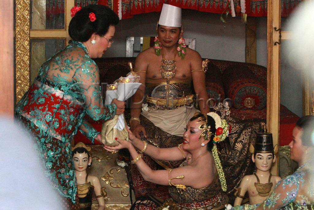 Pernikahan Agung Keraton...