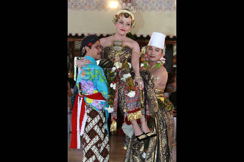 Pernikahan Agung Keraton...