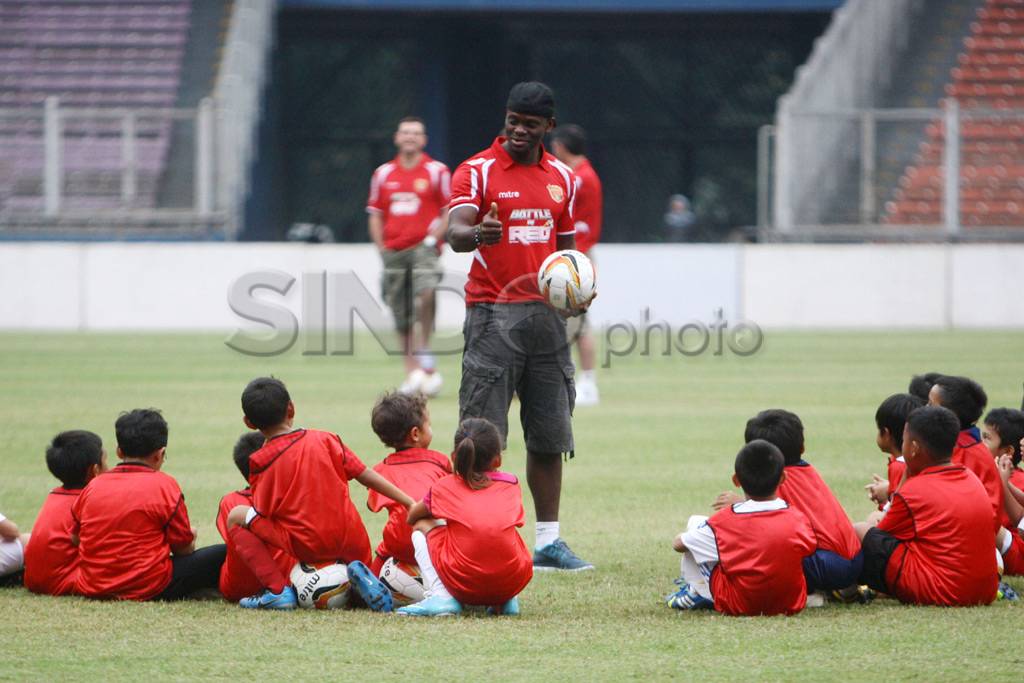 Louis Saha dan Michael...