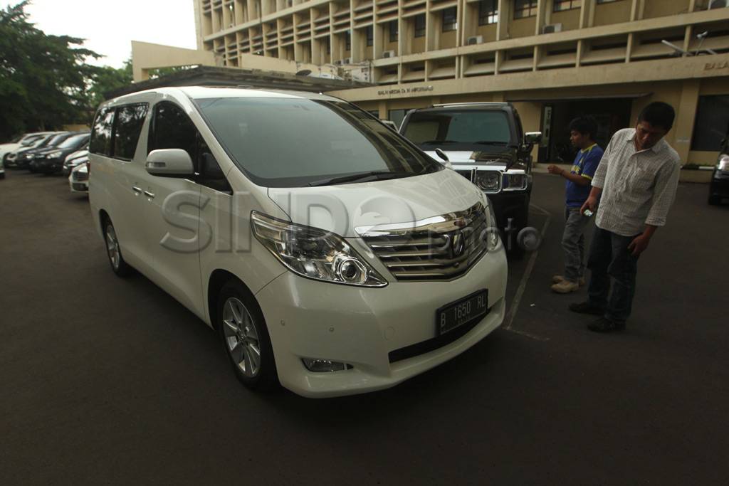 Mabes Polri sita mobil...