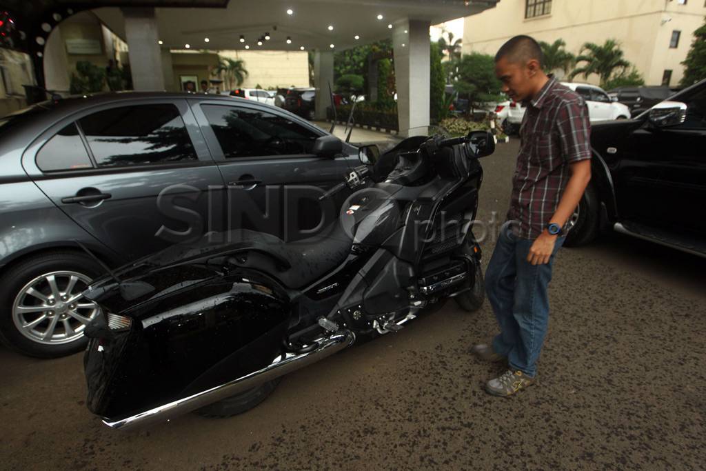 Mabes Polri sita mobil...