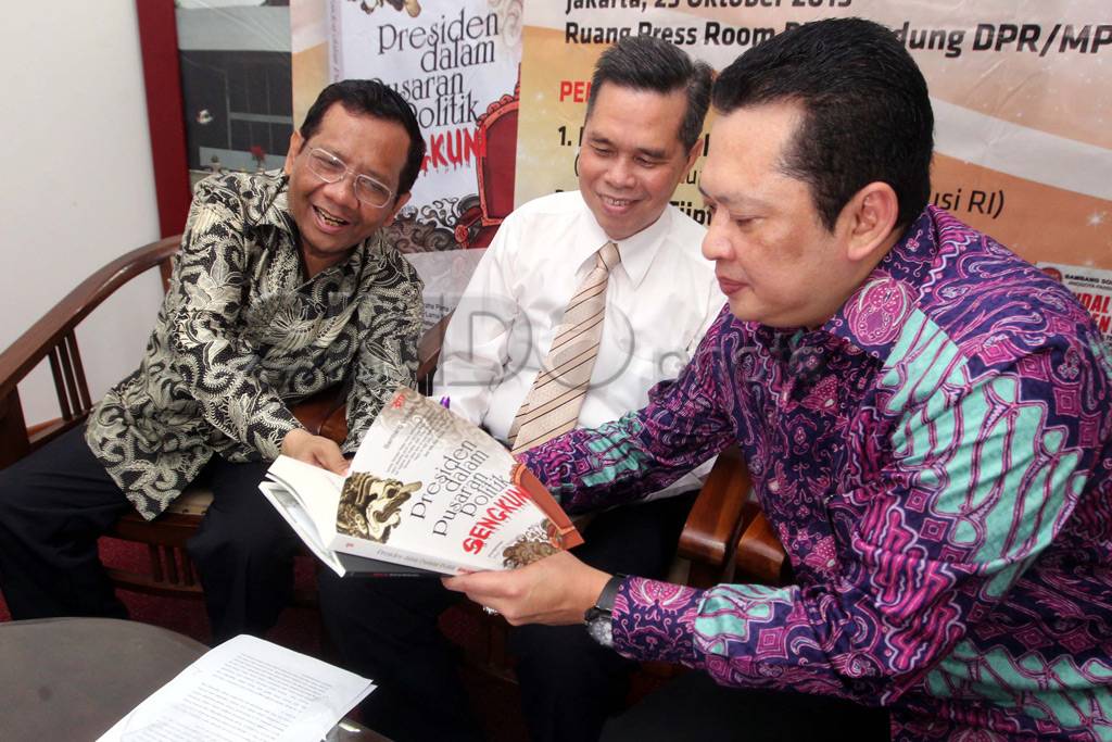 Peluncuran buku politik...