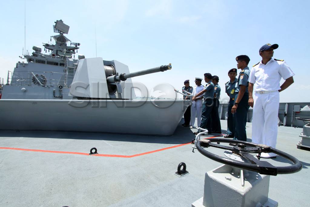 Kapal perang India singgah...