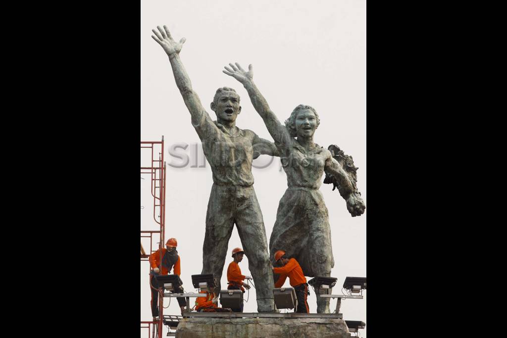 Perawatan patung Selamat...