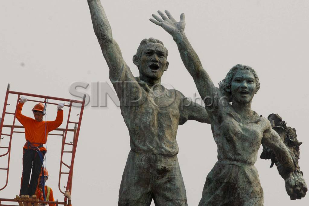 Perawatan patung Selamat...