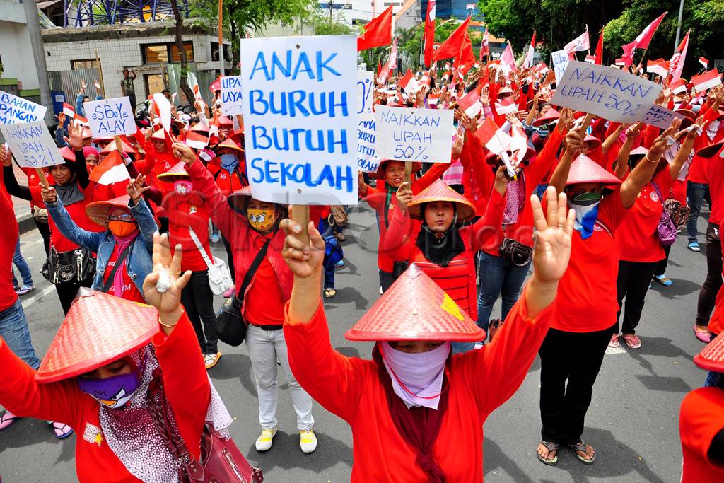 Demo buruh di Surabaya...