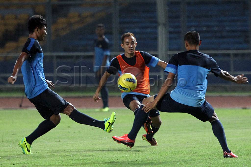 Latihan Timnas Senior...