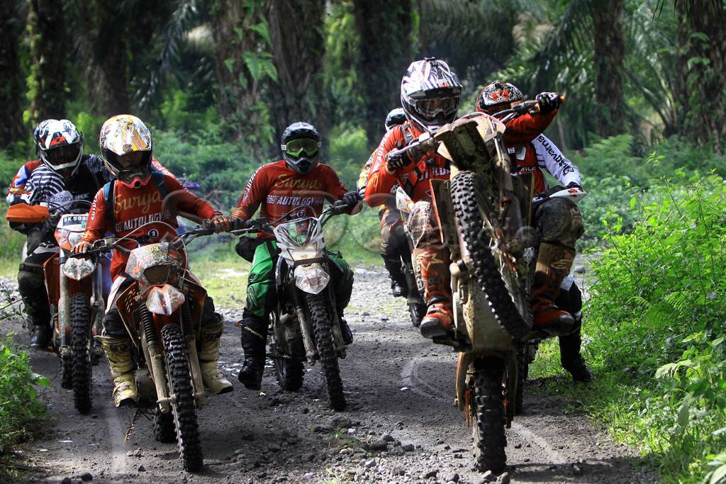 1000 crosser ikuti Xtrim...
