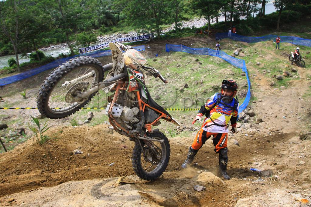 1000 crosser ikuti Xtrim...